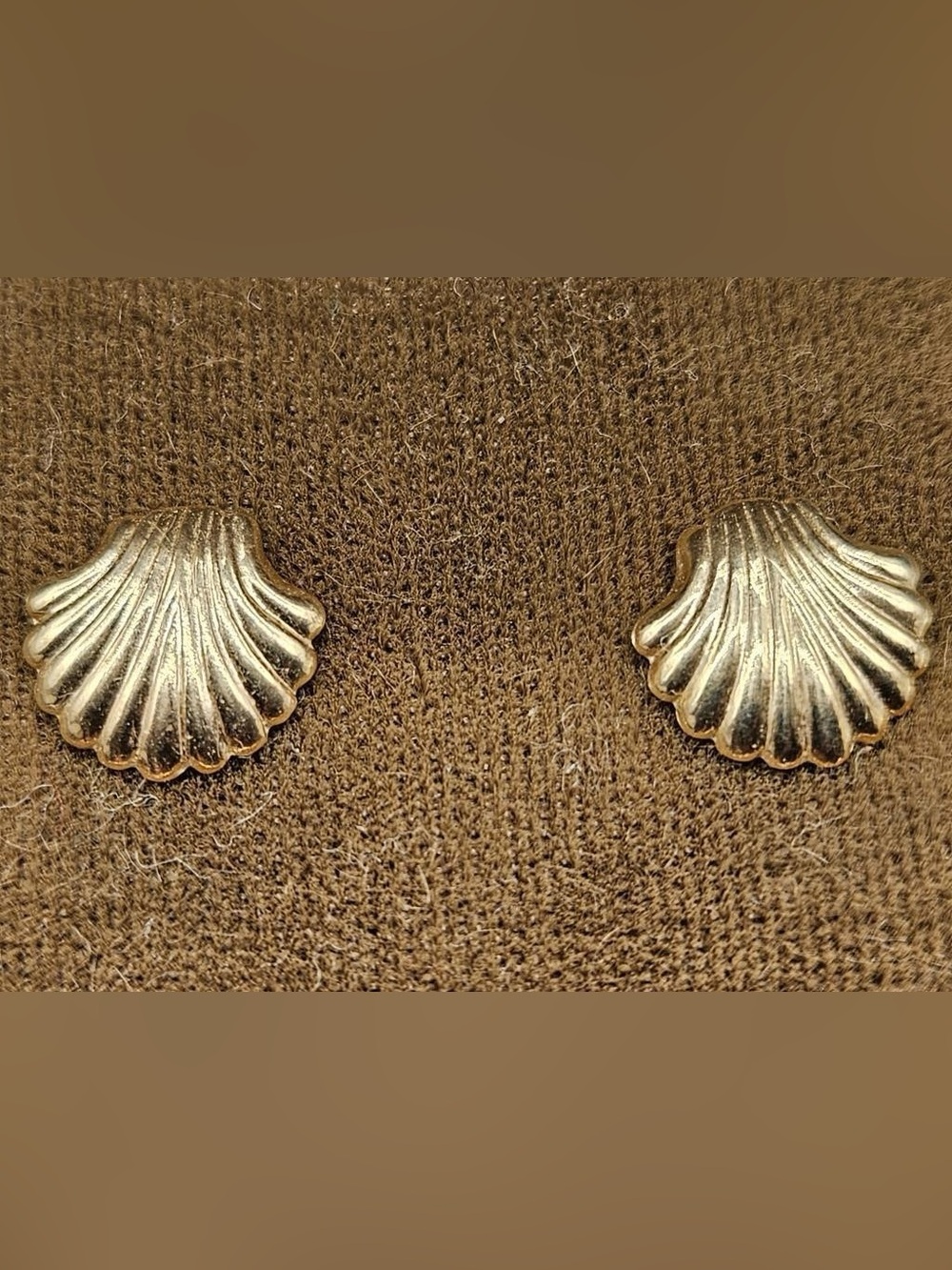 Vtg Pair 14K Yellow Gold Seashell Post Pierced Post Earrings 14K Plated Back